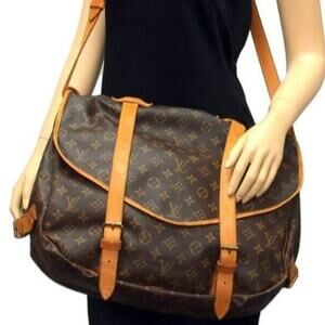 💎✨HOT BUY✨💎AUTH LV Saumur 43 Monogram Crossbody bag